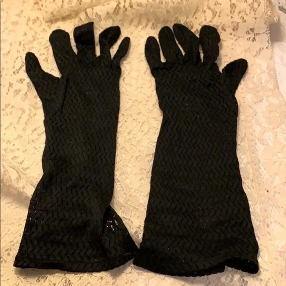 Vintage Black Gloves - Medium - Love these…